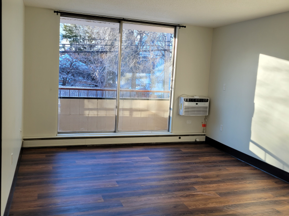 Perfect Location on 8th St, blocks from Broadway 2 bedroom with Security Cameras Newly Renovated
