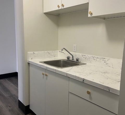 8th ST E/ 1 Bedroom -Spacious, clean and Quiet-Dog Friendly