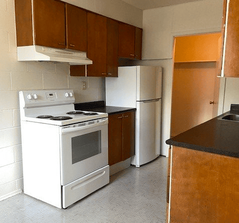 2315 7TH ST E BRIGHT AND SPACIOUS 1 BEDROOM SUITE CLEAN CONCRETE BUILDING